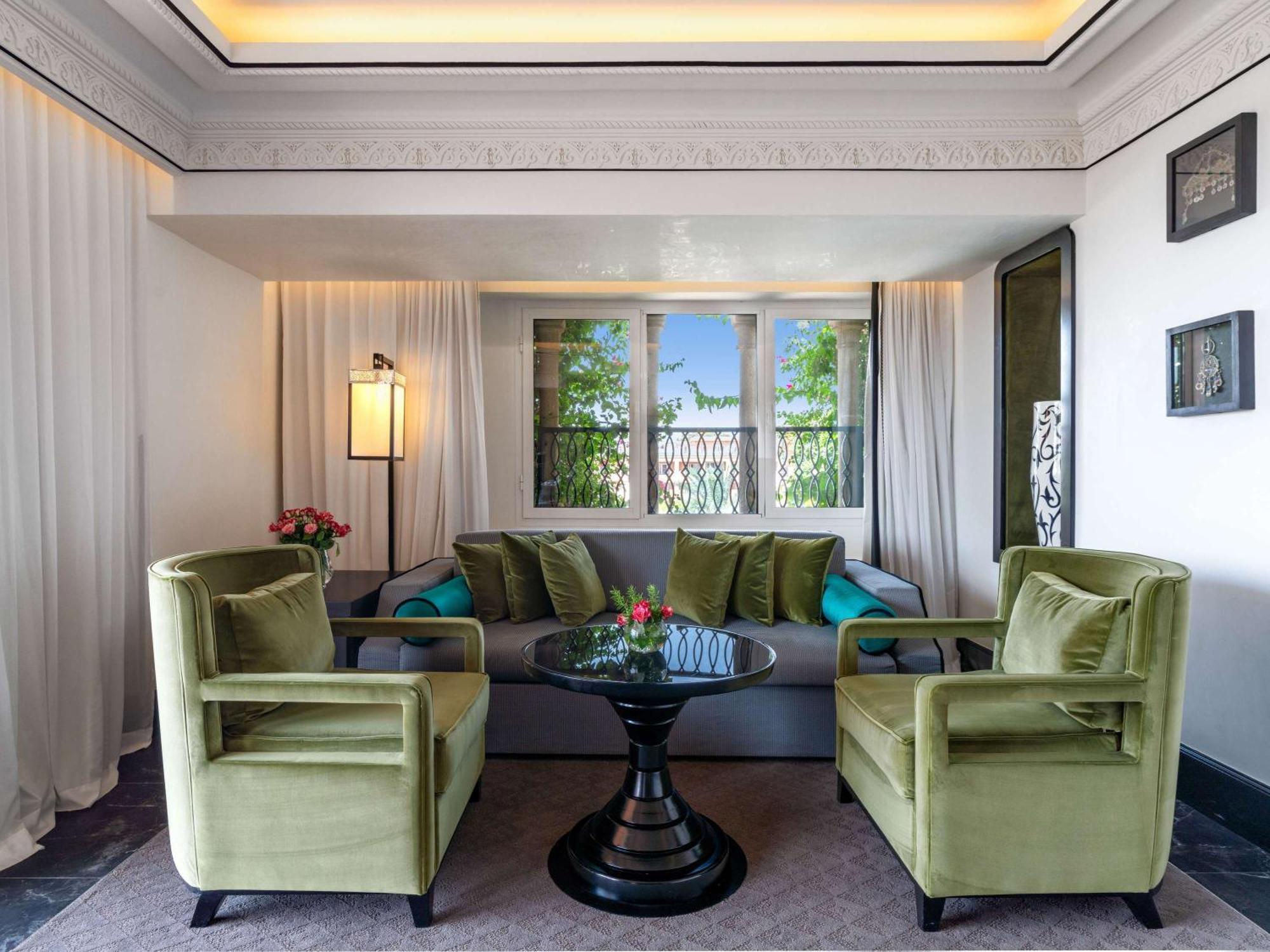 โซฟิเทล มาร์ราเคช เลานจ์ แอนด์ สปา โฮเต็ล Hotel มาร์ราเกช ภายนอก รูปภาพ The living room of a suite at the Mandarin Oriental, Paris