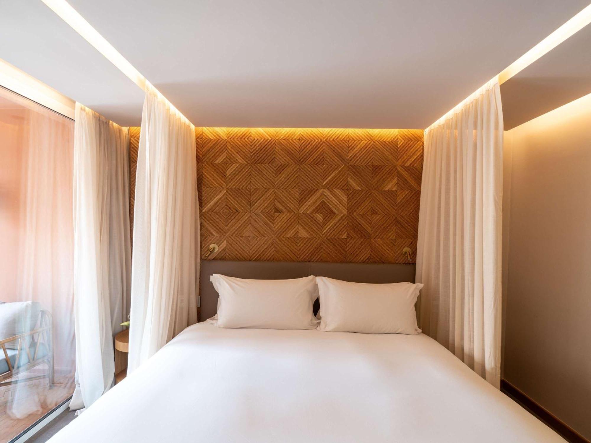 โซฟิเทล มาร์ราเคช เลานจ์ แอนด์ สปา โฮเต็ล Hotel มาร์ราเกช ภายนอก รูปภาพ A bedroom at the hotel