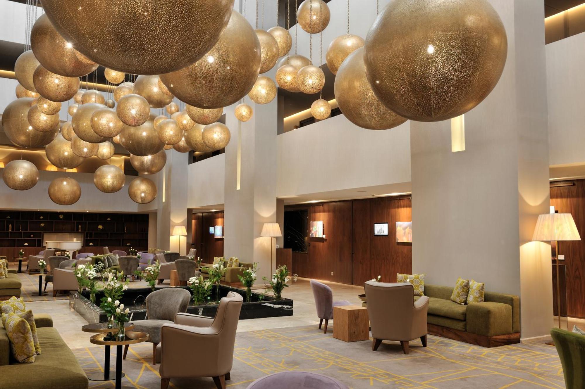 โซฟิเทล มาร์ราเคช เลานจ์ แอนด์ สปา โฮเต็ล Hotel มาร์ราเกช ภายนอก รูปภาพ The lobby of the hotel